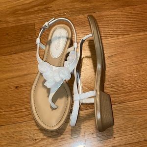 Saint John’s Bay White Sandles